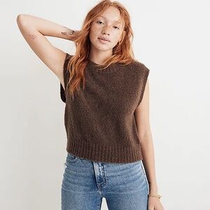 Madewell Bouclé sweater vest in hthr brownstone color size M